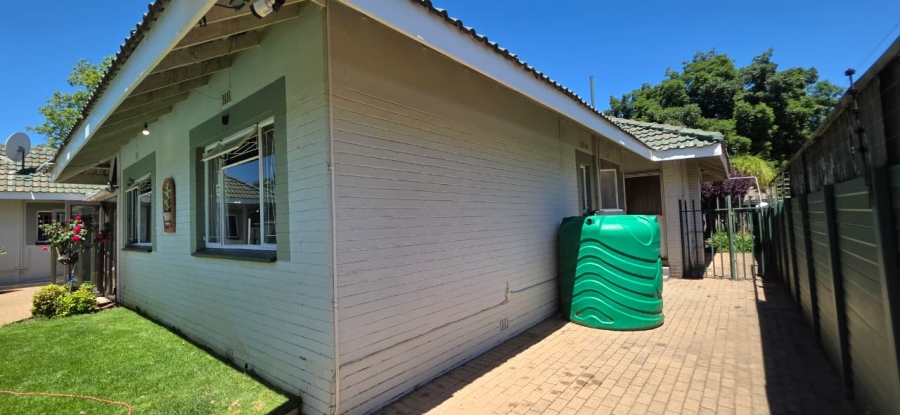 4 Bedroom Property for Sale in Naudeville Free State